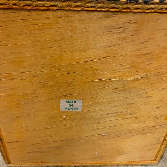 Planter holder or unique container. Wooden and hand crafted. - Picture 3 of 4